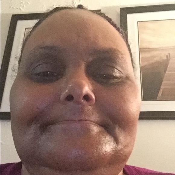 Poshmark profile picture for @komani